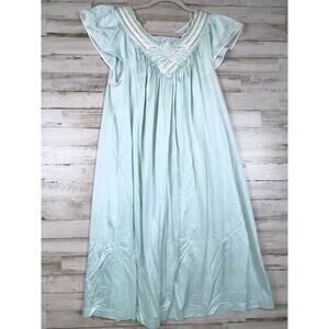 VINTAGE Light Blue Flutter Sleeves SHADOWLINE Mid Length NIGHTGOWN Size Medium